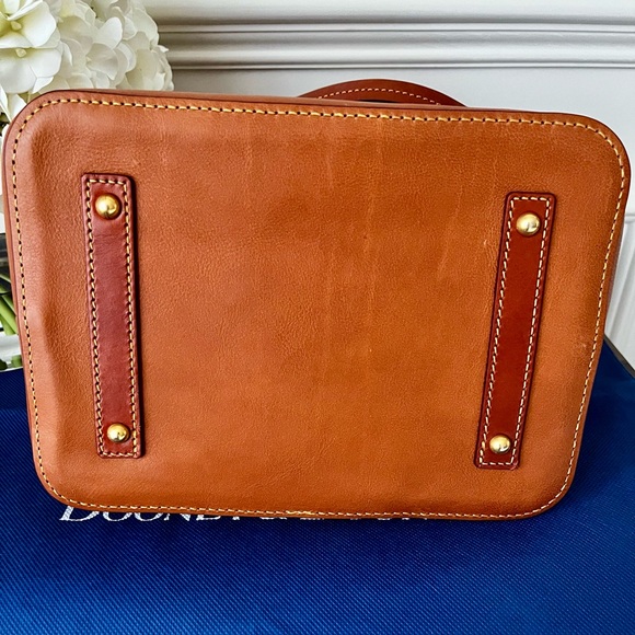 Dooney and Bourke Tasha Florentine Leather Drawstring Shoulder Bag Natural EUC - Picture 7 of 15